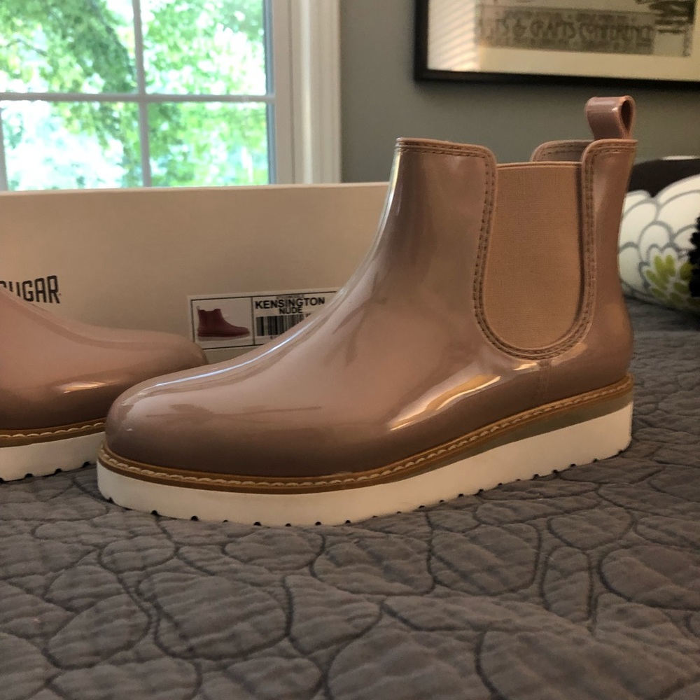 New with tags rain boots